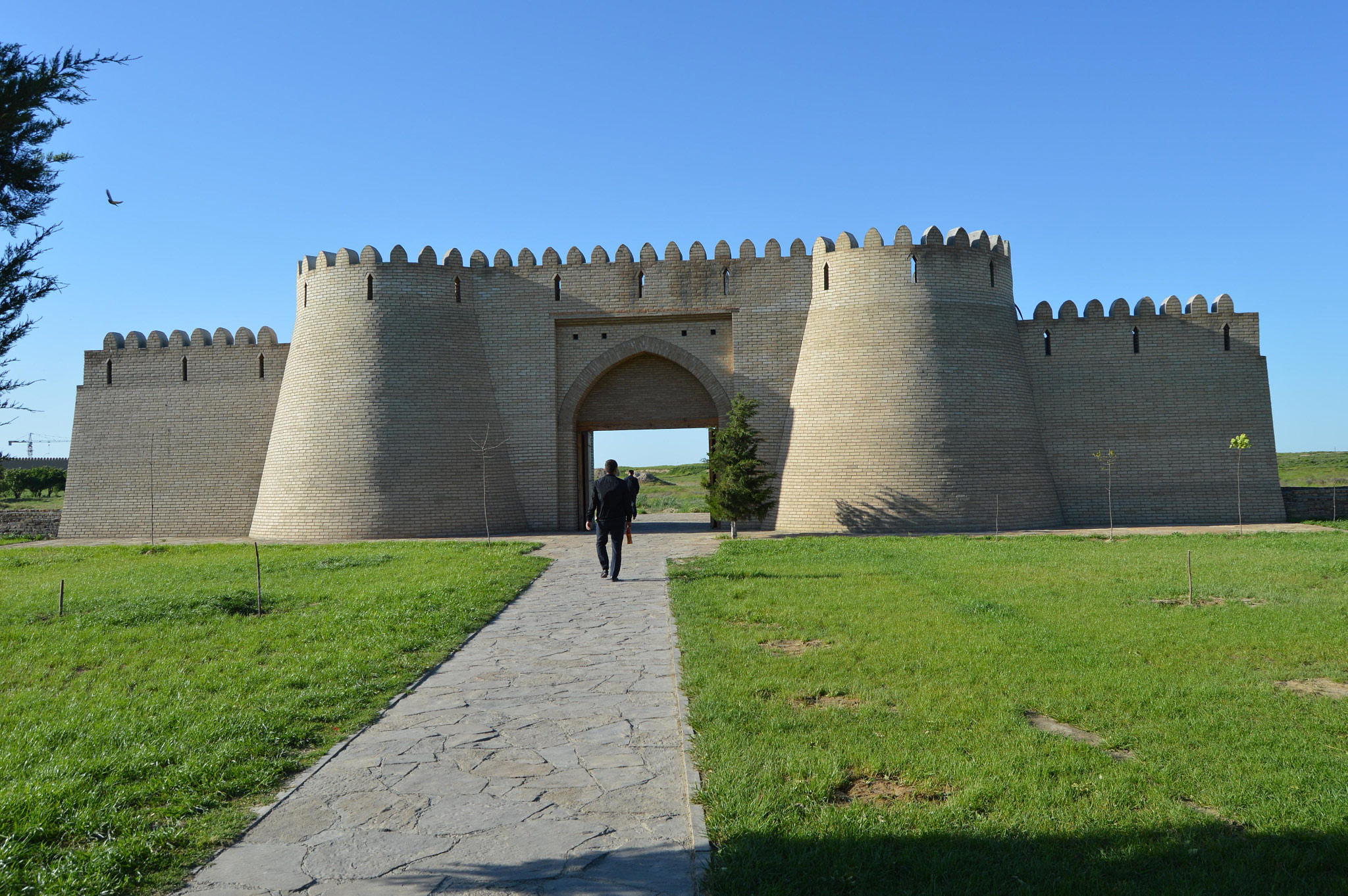 Turkistan (Түркістан, Туркестан)